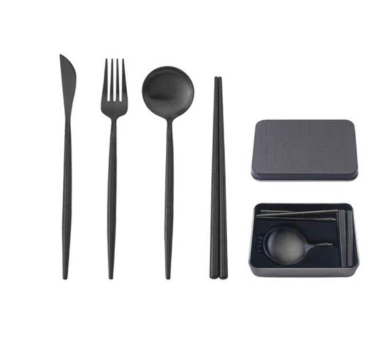 4 PIECE TRAVEL PLACE SETTING